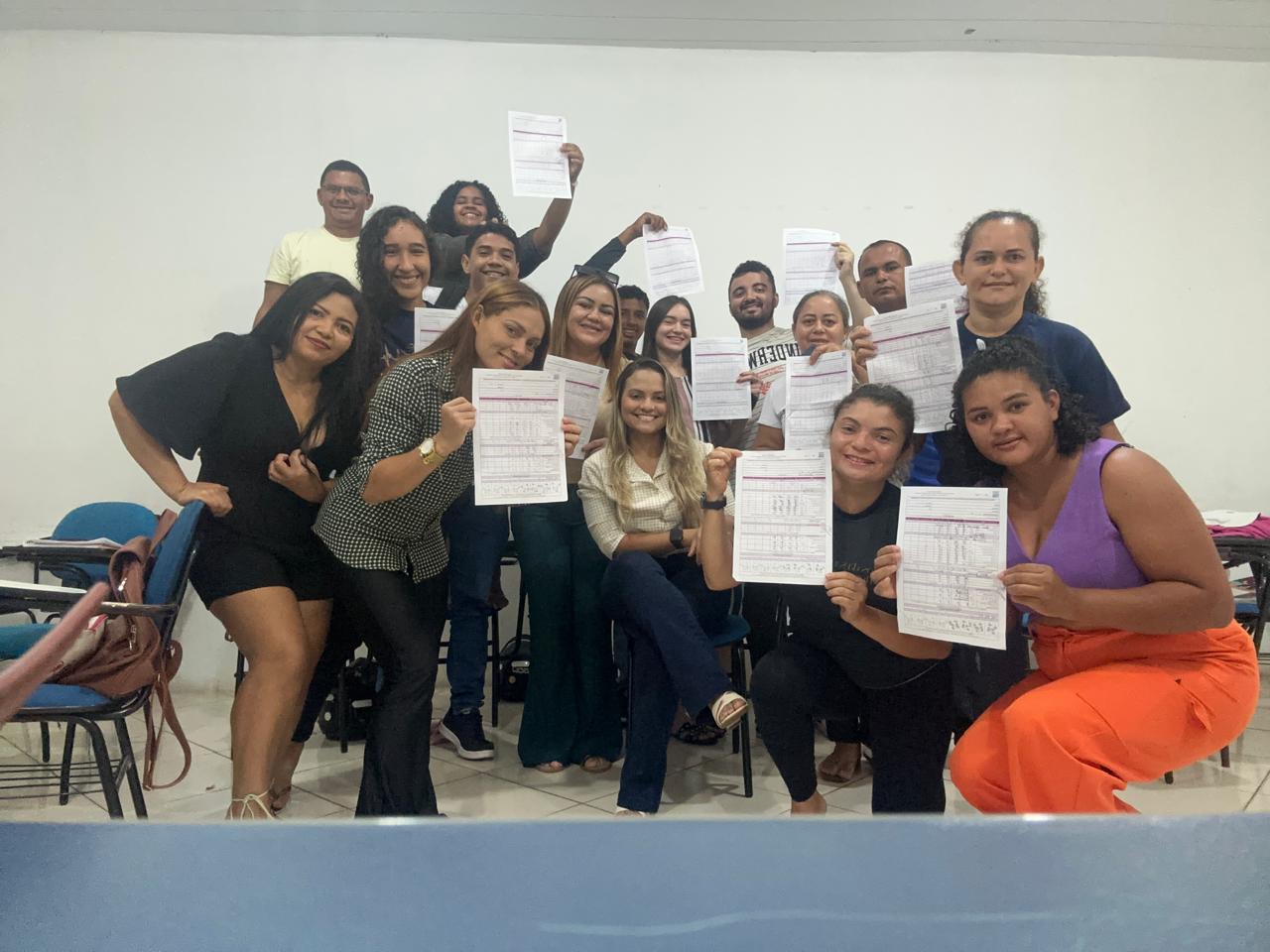 Aula Prática de Enfermagem Oferece Experiência Única com Ficha Neurológica Simplificada